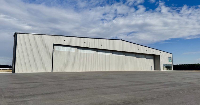 Large airport hangar at Raleigh Executive Jetport built by Sanford Contractors
