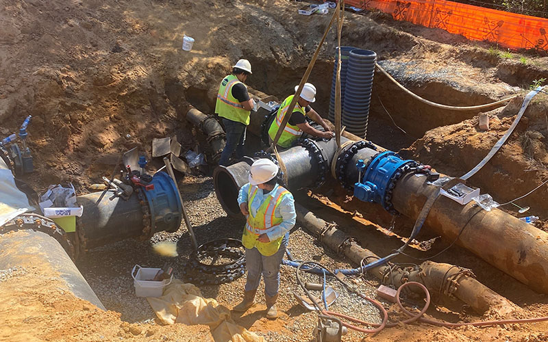 Laying pipe for Johnston County Dechlorination Station